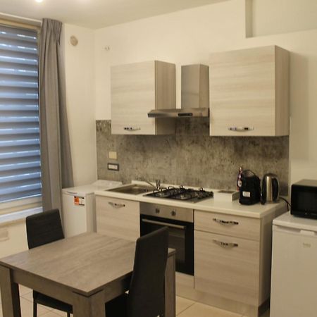 Toret Vanchiglia Studio Apartment Torino Exterior foto