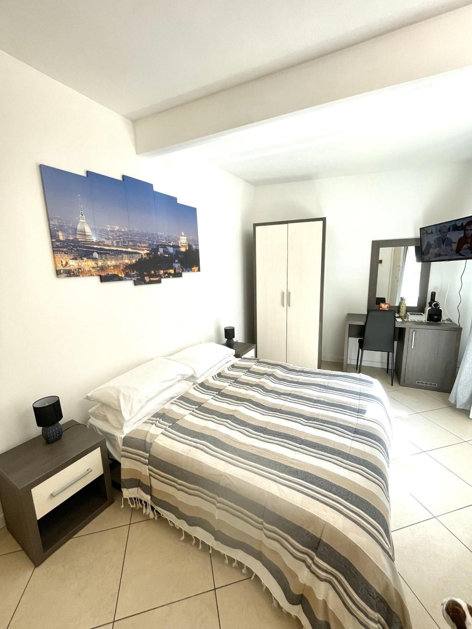 Toret Vanchiglia Studio Apartment Torino Exterior foto